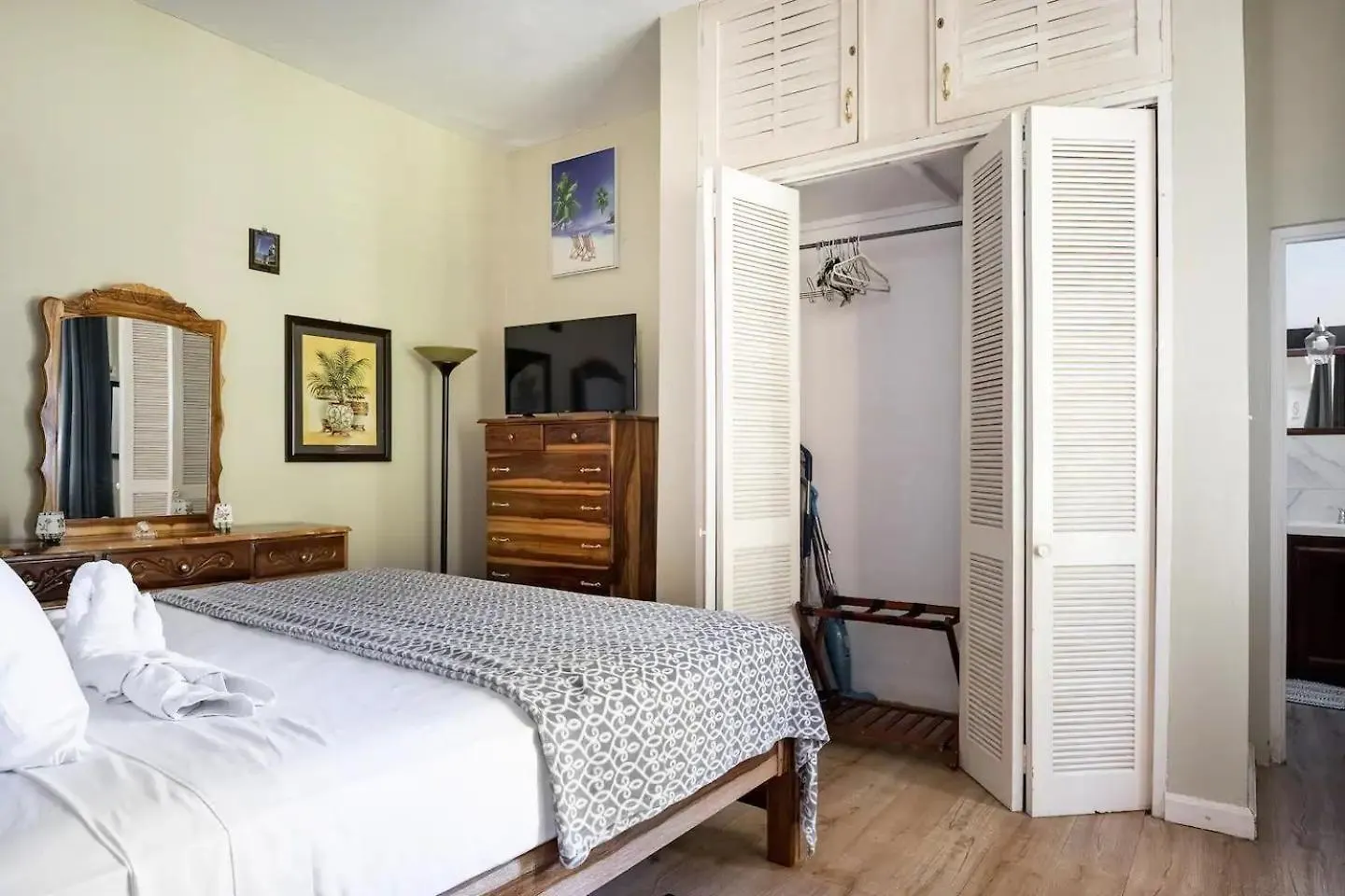 Tower Isles Condo With Sea Views Jamaica