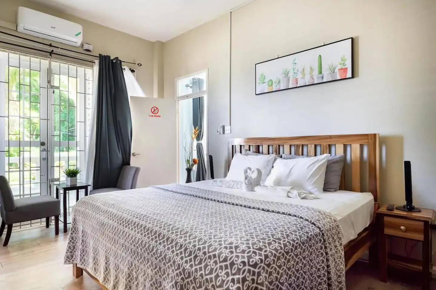 Tower Isles Condo With Sea Views Apartment St Mary