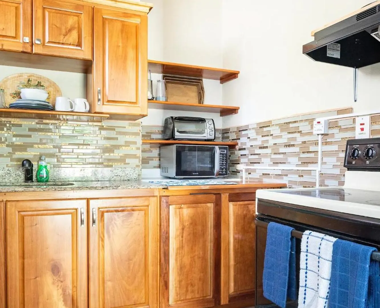 Apartment Tower Isles Condo With Sea Views